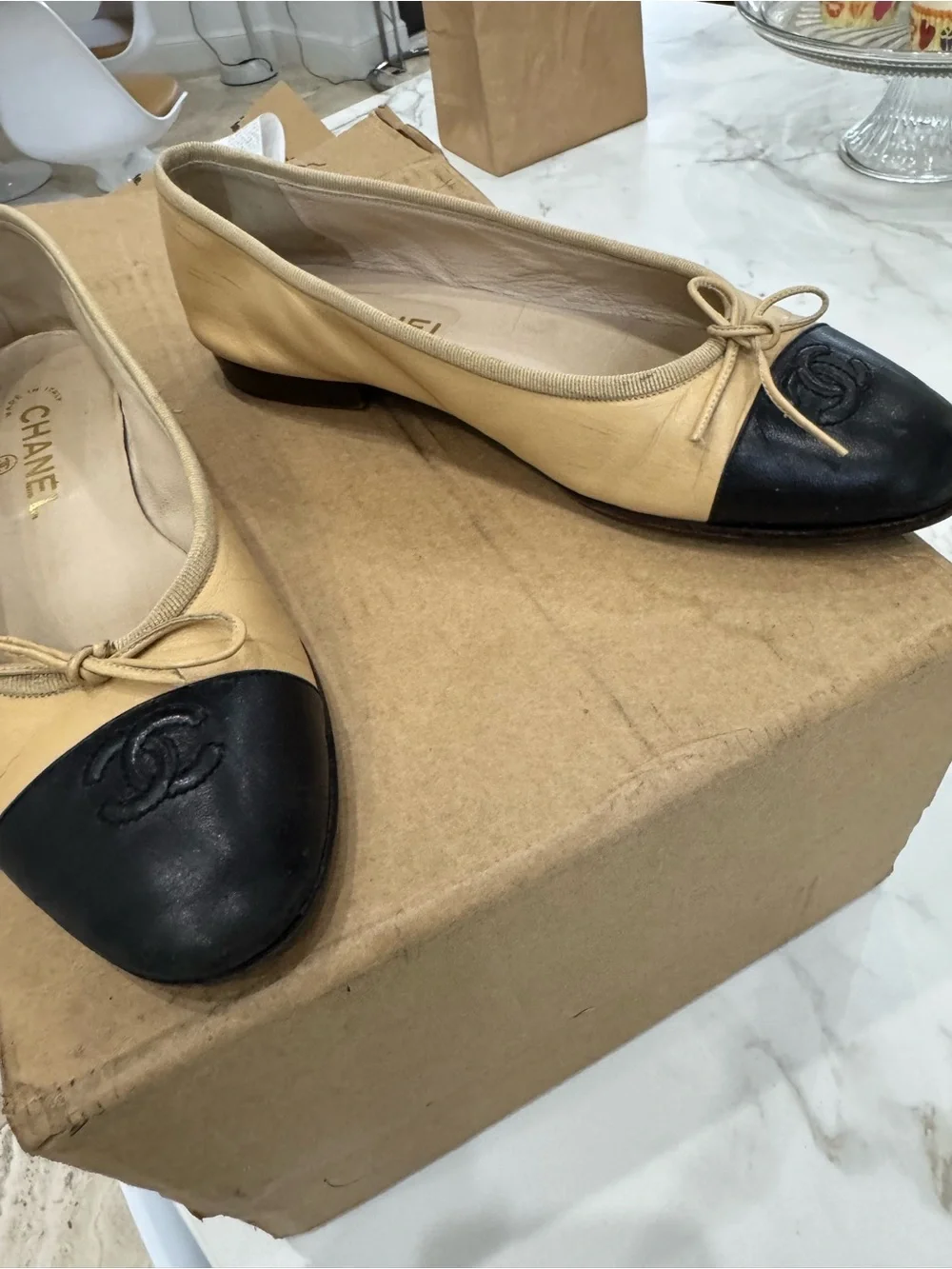 CHANEL Beige and Black Cap-Toe Leather Ballet Flats 38 1/2